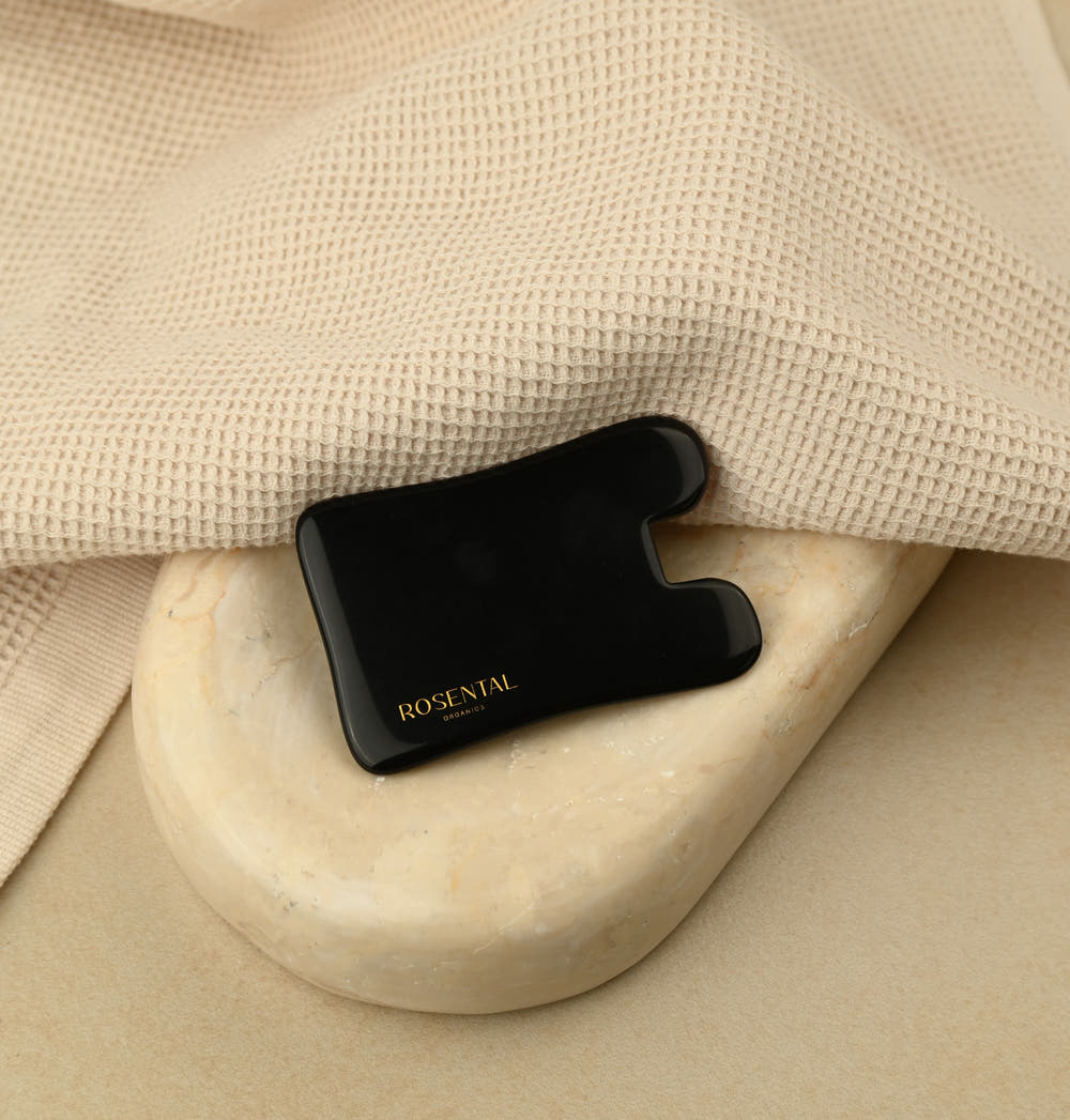 Obsidian Gua Sha | Natural beauty tool